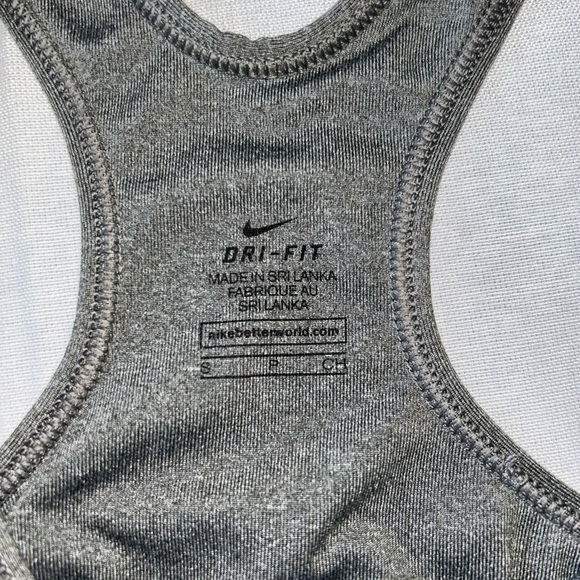 Small gray nike sports bra - Picture 3 of 4